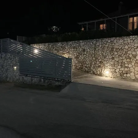 Athina Villa Angon